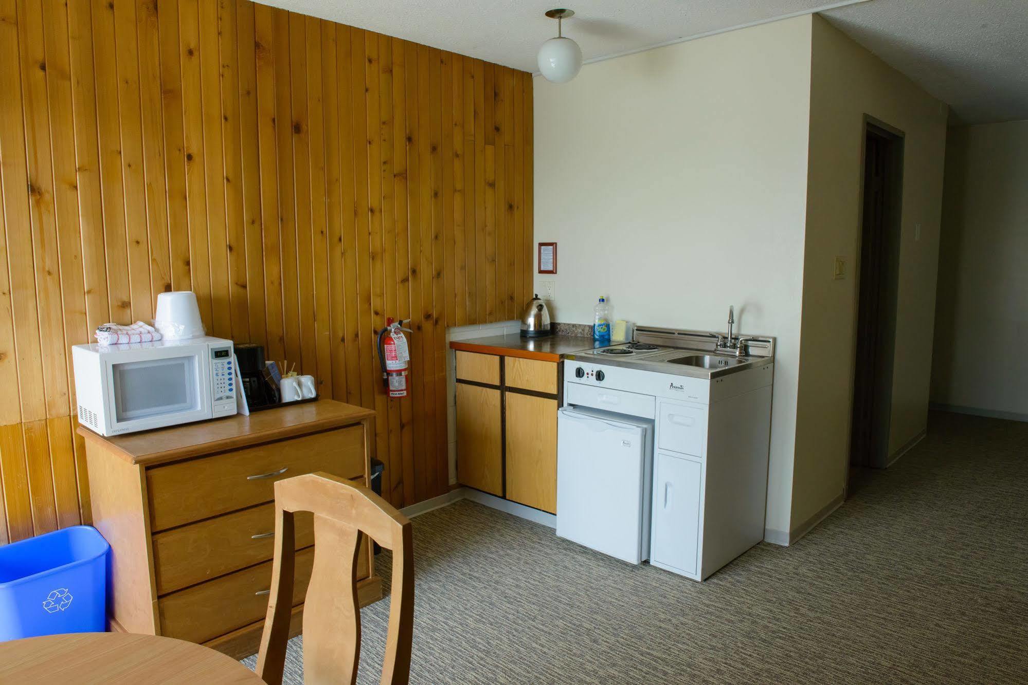 Driftwood Inn Sechelt Extérieur photo