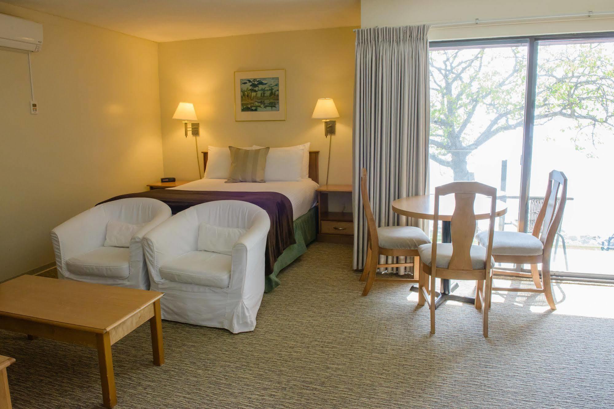Driftwood Inn Sechelt Extérieur photo