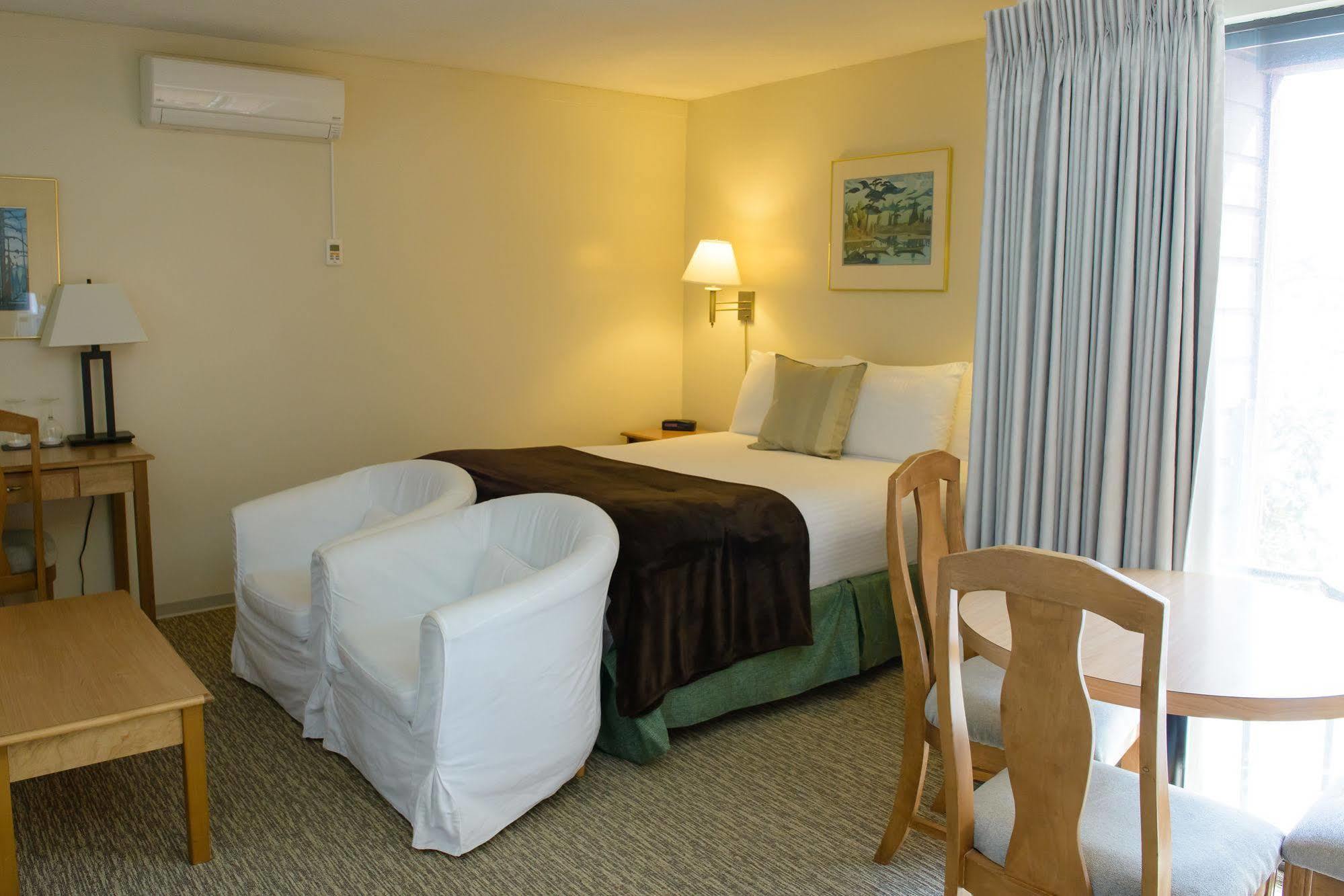 Driftwood Inn Sechelt Extérieur photo