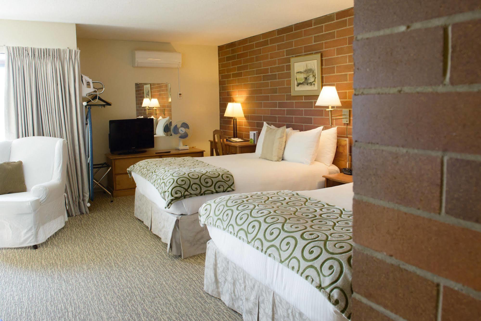 Driftwood Inn Sechelt Extérieur photo