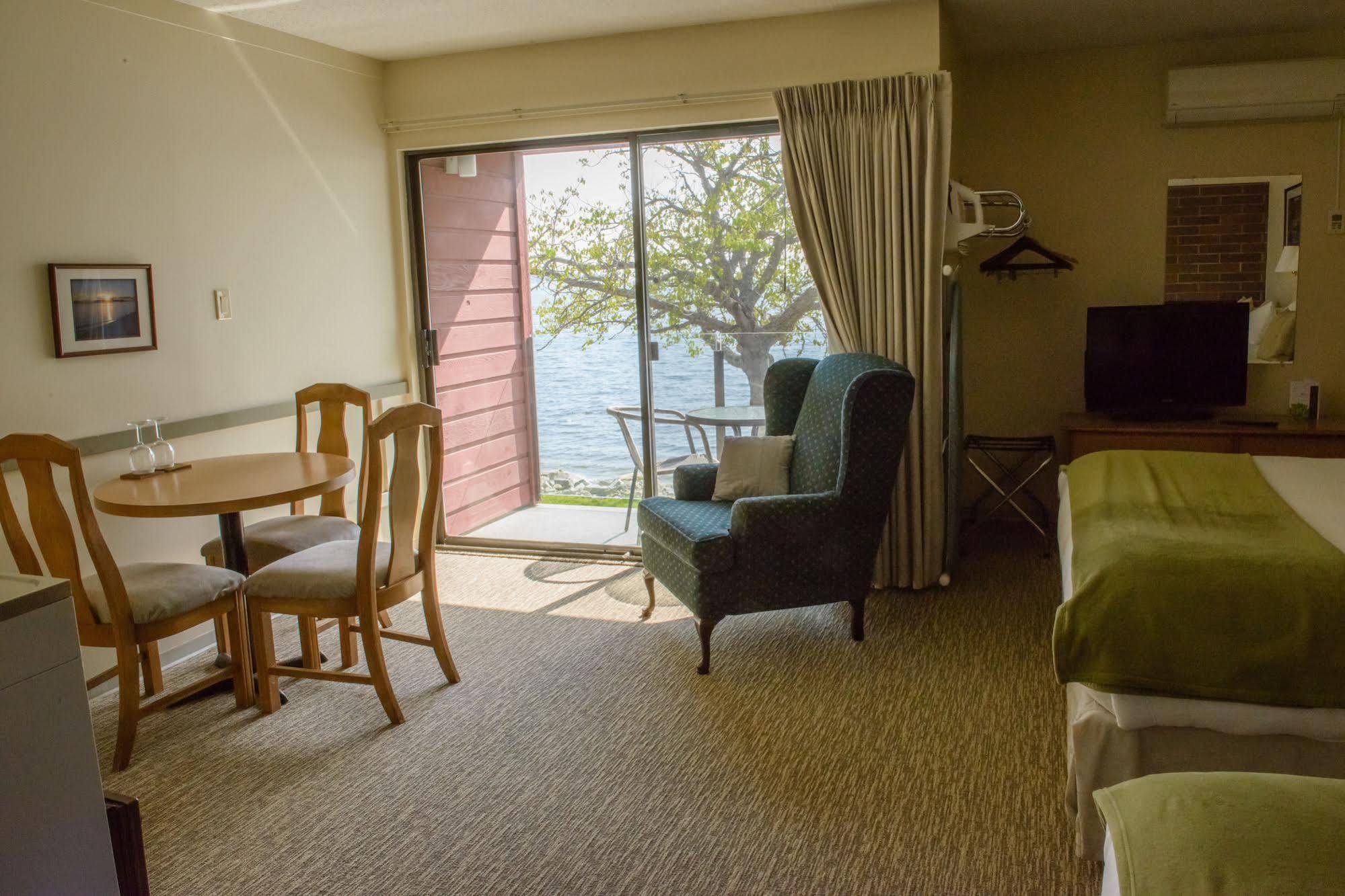 Driftwood Inn Sechelt Extérieur photo