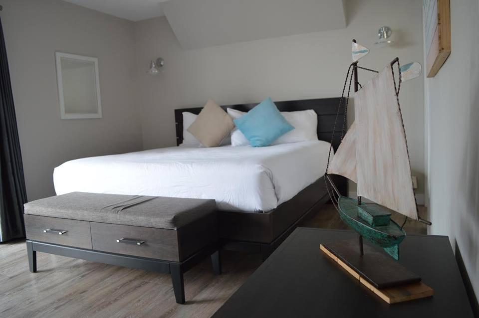 Driftwood Inn Sechelt Extérieur photo